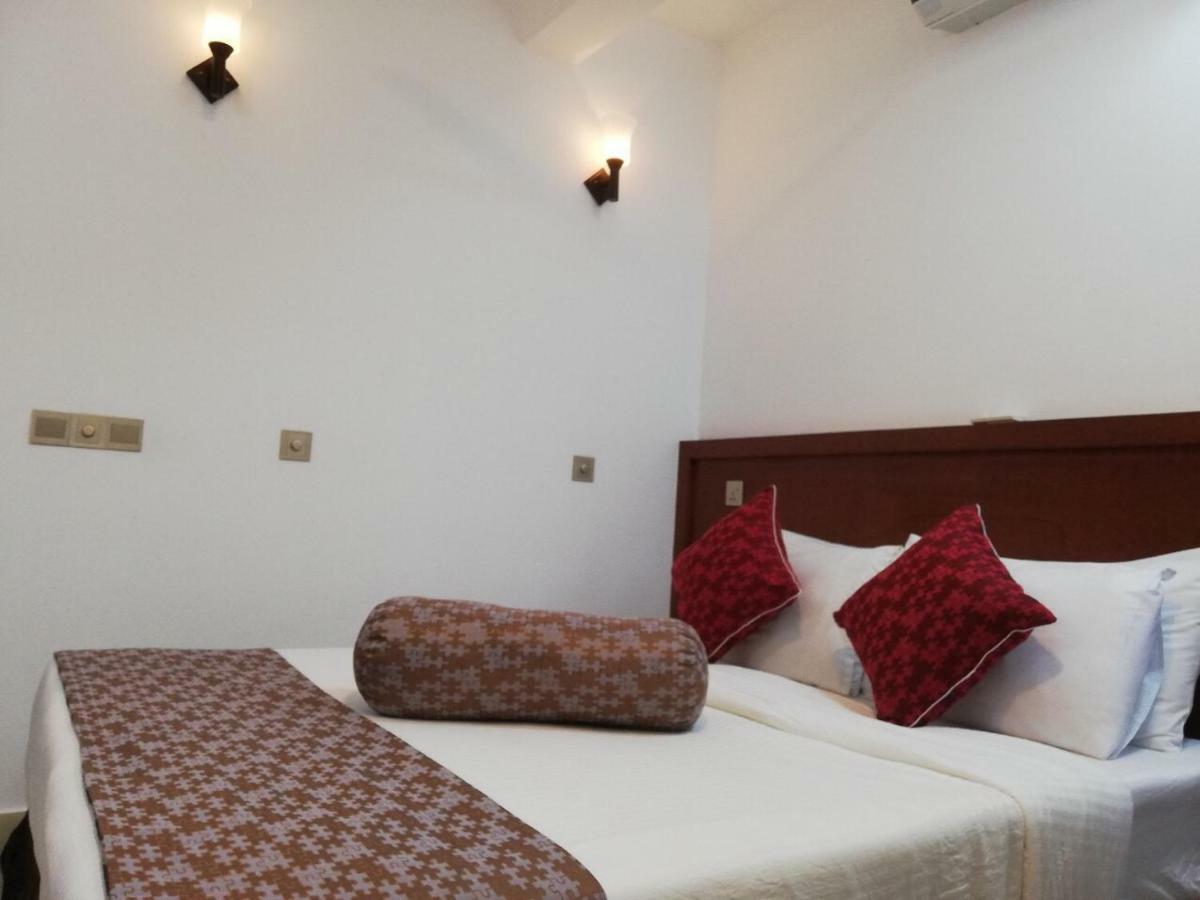 Beach Arena Inn Хулхумале Екстер'єр фото